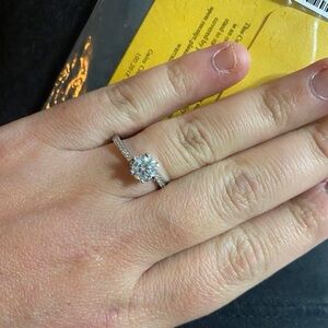 Stunning Silver Diamond Ring